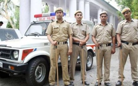 Delhi Police Conduct Searches at NewsClick Journalists' Residences and Linked Locations Amid Controversy Over Chinese Funding