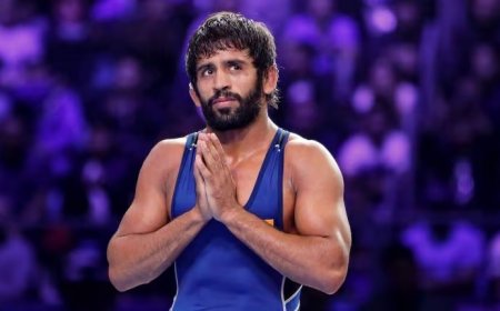 Bajrang Punia returns Padma Shri in protest against WFI election
