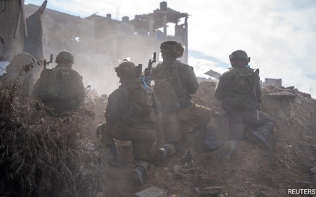 Israeli Attack Targets "Iran-Aligned Leaders" in Syria, 5 Dead