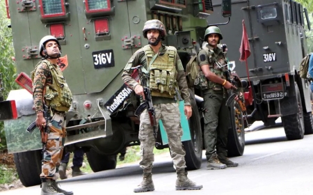 जम्मू-कश्मीर के बारामुला में आतंकी हमला: 2 सैनिक, 2 पोर्टर शहीद - कश्मीर में बढ़ती हिंसा