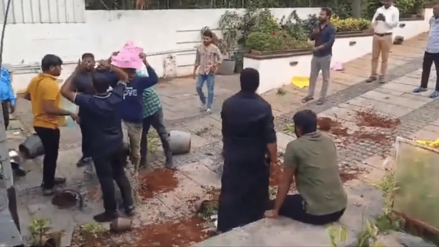 Protestors Attack Actor Allu Arjun's Residence in Hyderabad Over Stampede Tragedy